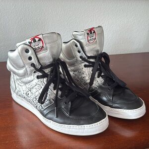 ADIDAS ORIGINAL HI TOP! Women's Size 8.5. Gently worn. Great condition!